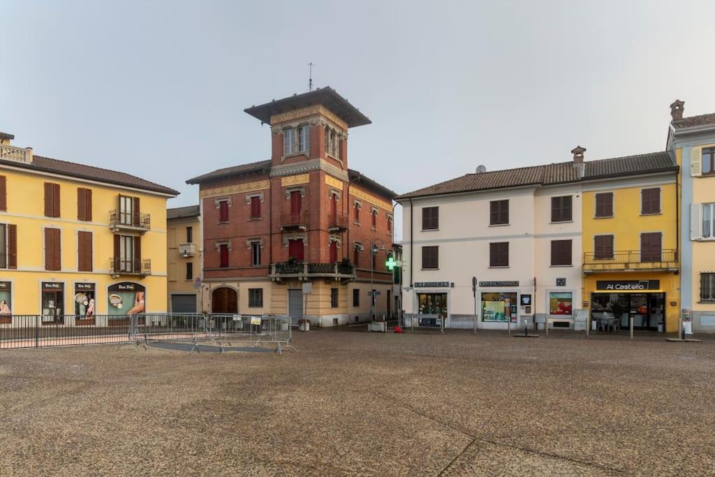 Al Castello Apartamento Galliate Exterior foto